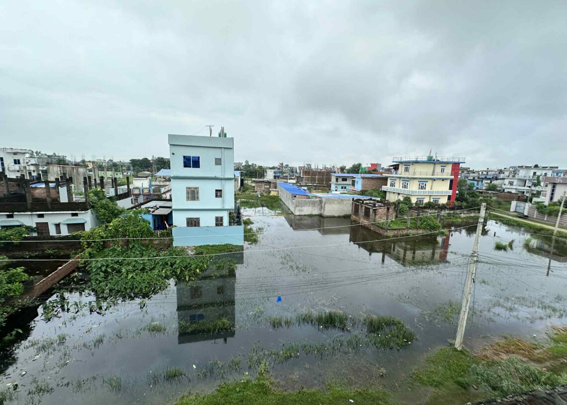 बर्षाको पानी निकास नहुँदा समस्या