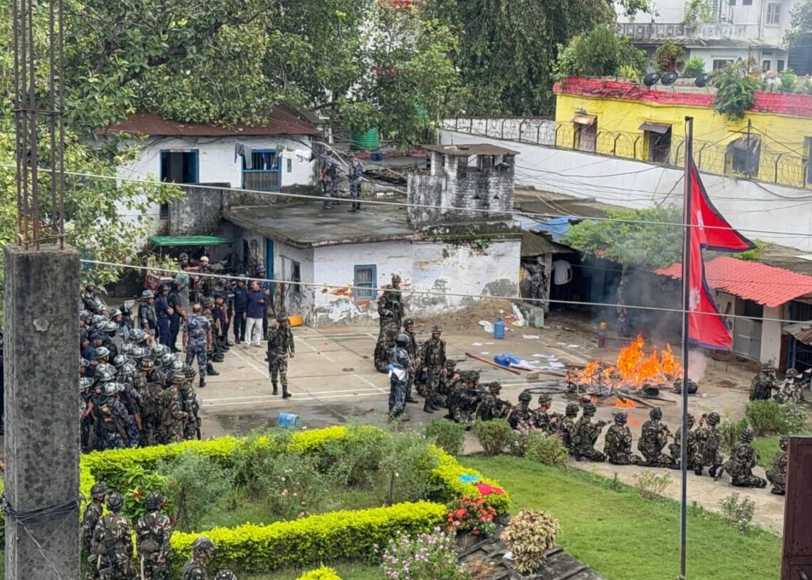 नेपालगन्ज कारागारमा आगजनी, गोली चल्दा कैदी घाइते