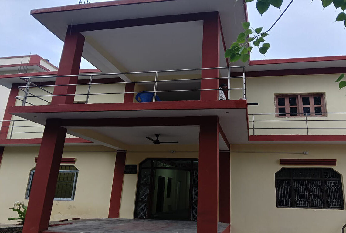 बारको भवनबाट जिल्ला अदालतको सेवा