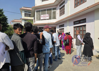 बाँकेमा मतदाता नामावली दर्तामा युवाको भीड