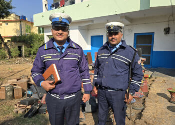 ट्राफिक नियम उलंघन गर्नेलाई कारवाहीको दायरामा ल्याउँदै ट्राफिक प्रहरी