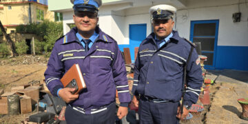 ट्राफिक नियम उलंघन गर्नेलाई कारवाहीको दायरामा ल्याउँदै ट्राफिक प्रहरी