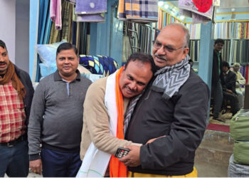 कमरुद्दिन मतदाता भेटघाटमा ब्यस्त : मतदाताको रोजाईमा कमरुद्दिन