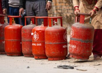 ग्यास नपाएर हैरान उपभोक्ता, प्रशासनसँग अनुगमनको माग