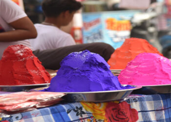 १५ करोड ६१ लाख रुपैयाँ बराबरको होली रङ आयात