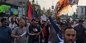 ओली पक्राउको विरोधमा नेपालगन्जमा प्रदर्शन : गृहमन्त्रीको पुत्ला जलाइयो