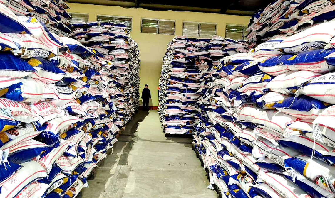 नेपालगञ्जमा १९ हजार क्विन्टल चामल र १० हजार क्विन्टल धान मौज्दात