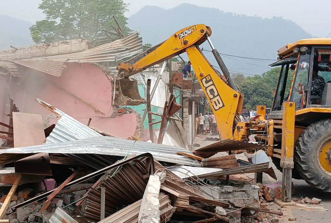 लुम्बिनीमा अतिक्रमित सरकारी जमिन फिर्ता अभियान सुरु