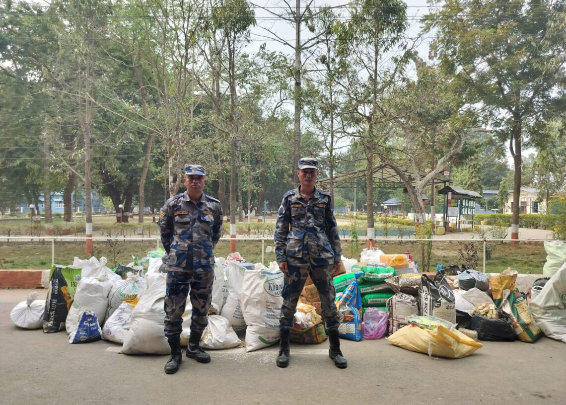चोरी निकासी रोक्ने एसपी चन्दको दृढ संकल्प, चार लाख बढिको अवैध सामान बरामद