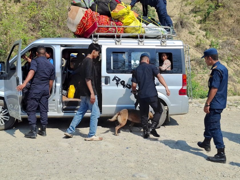 नेपालगन्जबाट लागुऔषध बोकेर सुर्खेत जाँदै गरेका युवक पक्राउ