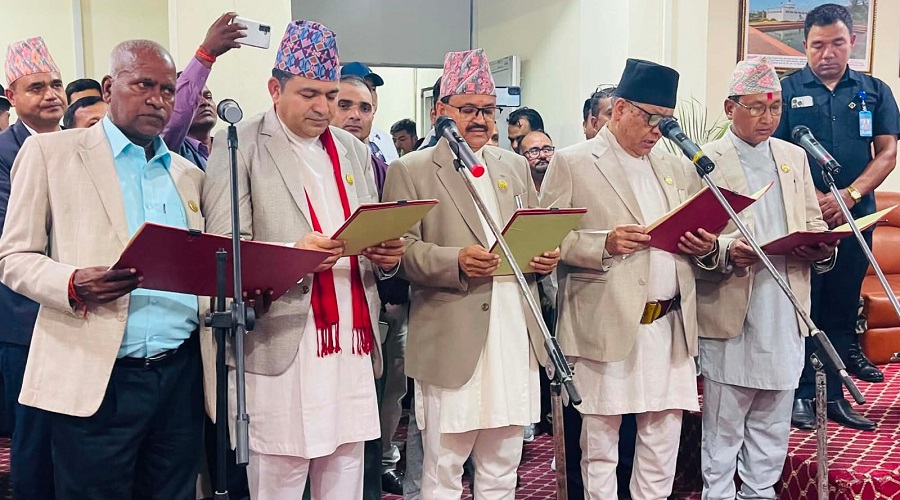 लुम्बिनी प्रदेश मन्त्रिपरिषद् पुनर्गठन : पाँच नयाँ मन्त्रीले लिए शपथ