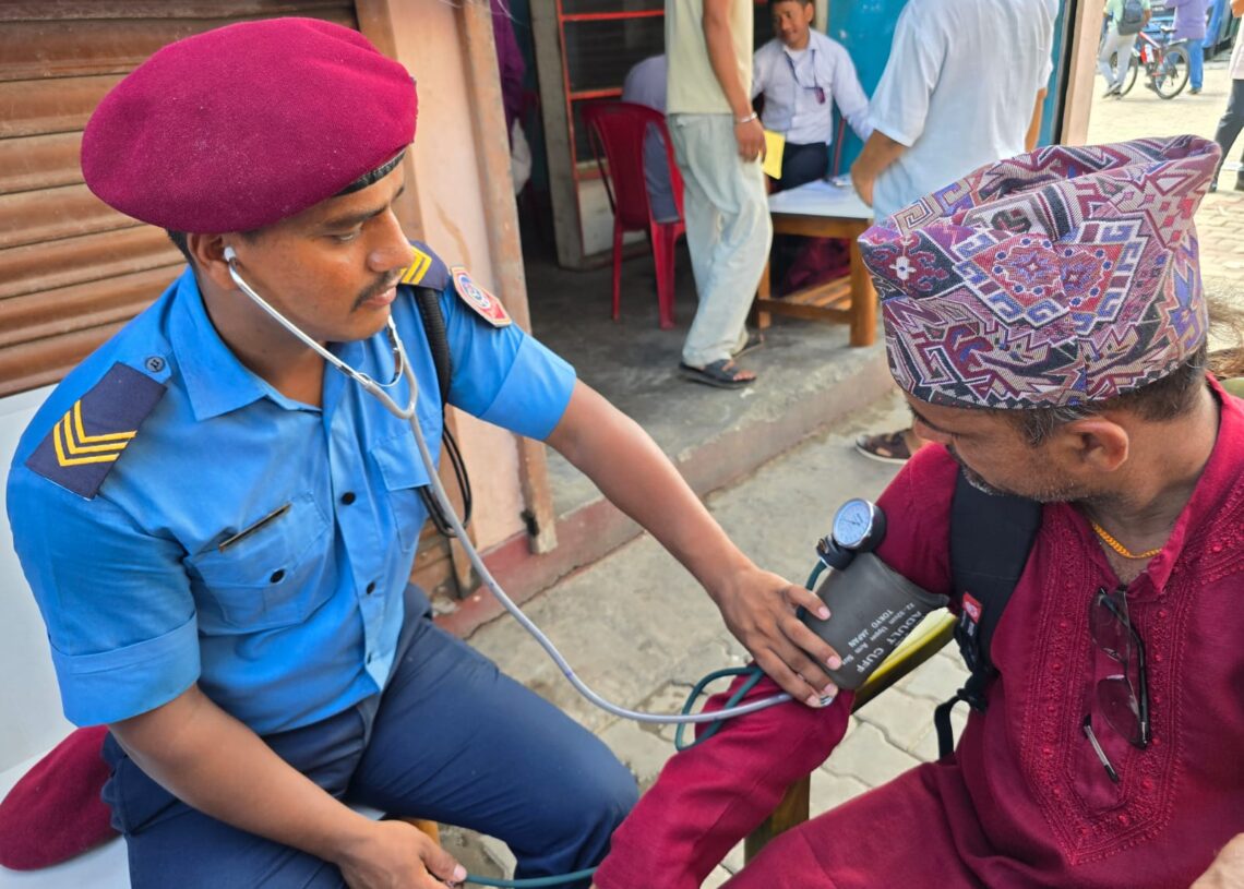 चालक स्वस्थ भए मात्र यात्रु सुरक्षित : नेपालगन्जमा ९० चालक–सहचालकको निःशुल्क स्वास्थ्य परीक्षण
