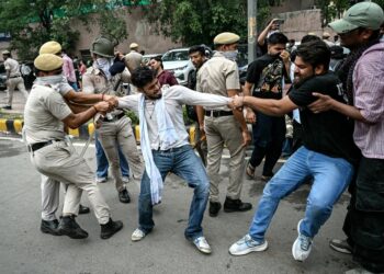 के भइरहेछ दिल्लीको मुटुमा ?