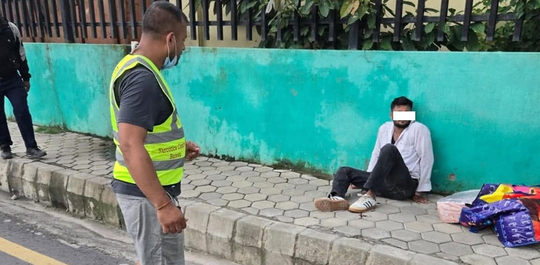टेकुमा प्रहरीको गोली प्रहारपछि रुपैडिहा निवासी सोनीसहित तीन लागुऔषध कारोबारी पक्राउ