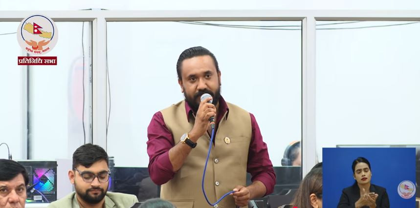 खगेन्द्र सुनारको प्रश्न : ‘जुत्ता–मोजा खाने’ आईजीपीमाथि छानबिन किन हुँदैन?