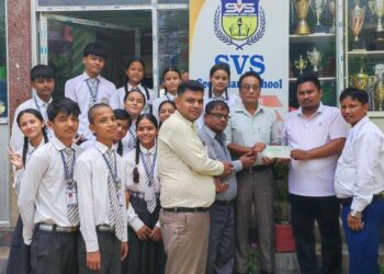 बाढीपीडितका लागि सिद्धार्थ विद्या सदनद्वारा १ लाख सहयोग