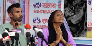 छोराको हत्या, जाहेरीमा प्रहरीको अड्चन : न्याय खोज्दै काठमाडौं पुगिन् आमा