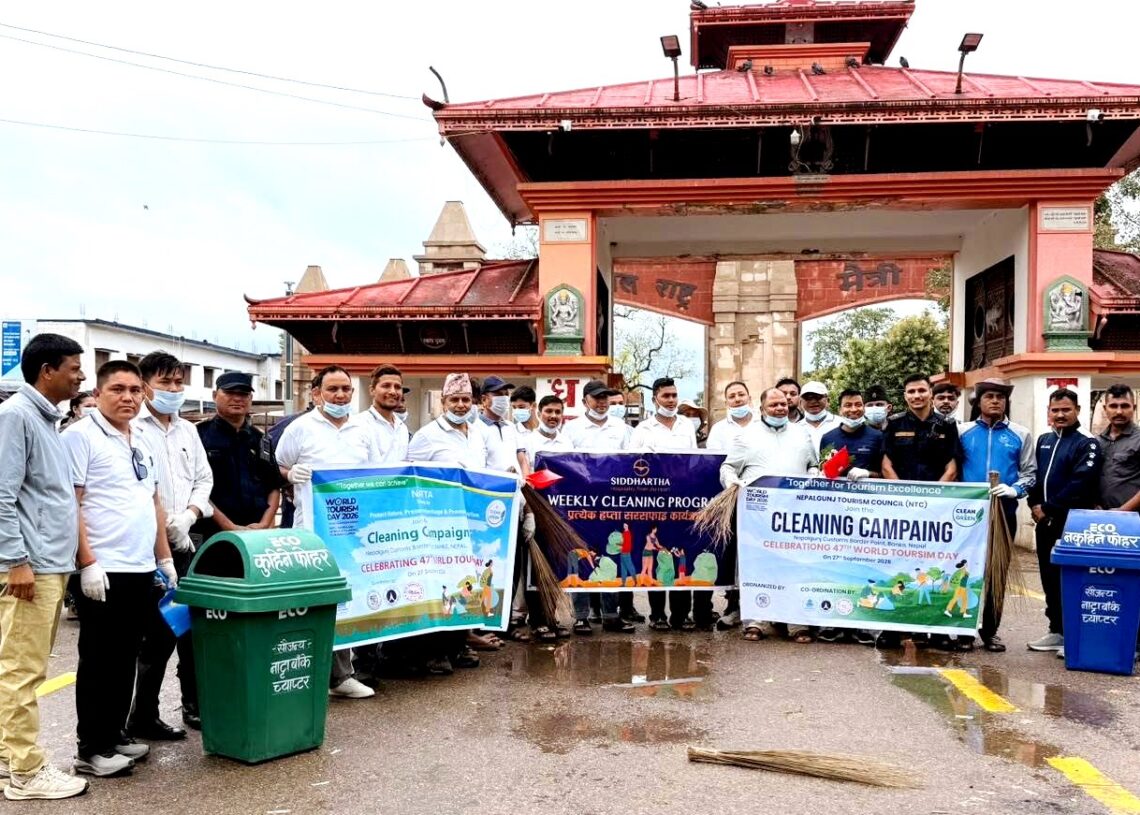 पर्यटक स्वागत गर्न जमुनाहा नाकामा सरसफाइ