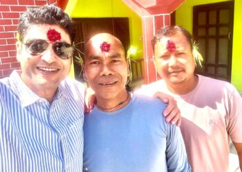 नेपालगन्जमा धार्मिक सद्भावको सन्देश : मुस्लिम अगुवाले लगाए दसैँको टीका–जमरा